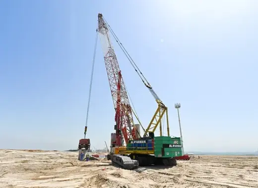 Large Crawler Cranes, 150 ton
