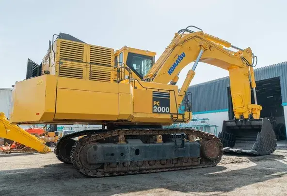 Large Excavators, 200 ton, Standard Boom