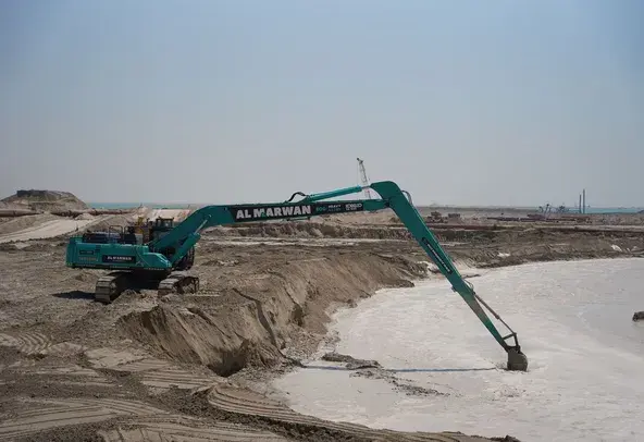 Large Excavators, 50 ton, Long Boom 18-21 meters