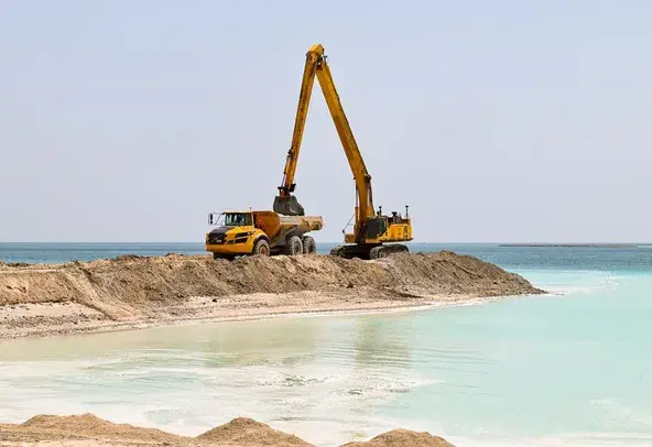 Large Excavators, 85 ton, Long Boom 21-26 meters