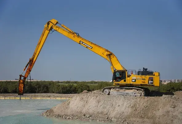 Large Excavators, 85 ton, Long Boom 21-26 meters