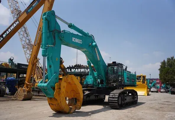 Large Excavators, 85 ton, Standard Boom