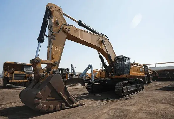 Large Excavators, 95 ton, Standard Boom