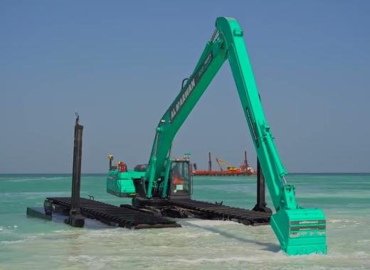 Medium Amphibious Excavators, 38 ton, 17 meters Boom