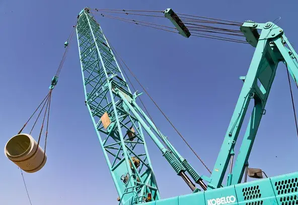 Medium Crawler Cranes, 135 ton
