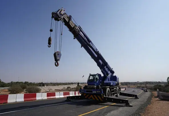 Mobile Cranes, 25 ton